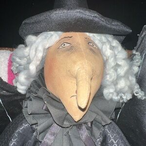 Collectible and vintage Gallerie II by Connie Bruner